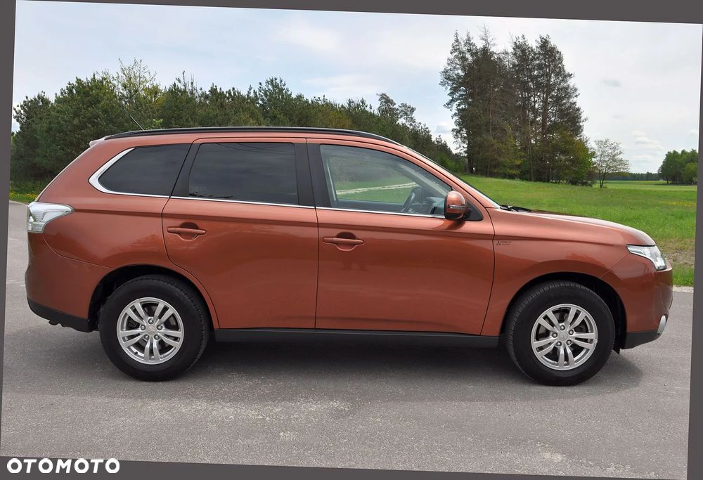 Mitsubishi Outlander 2.0 2WD SUV-Star - 10