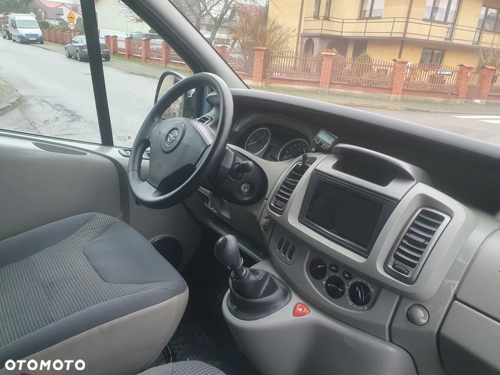 Opel Vivaro - 17