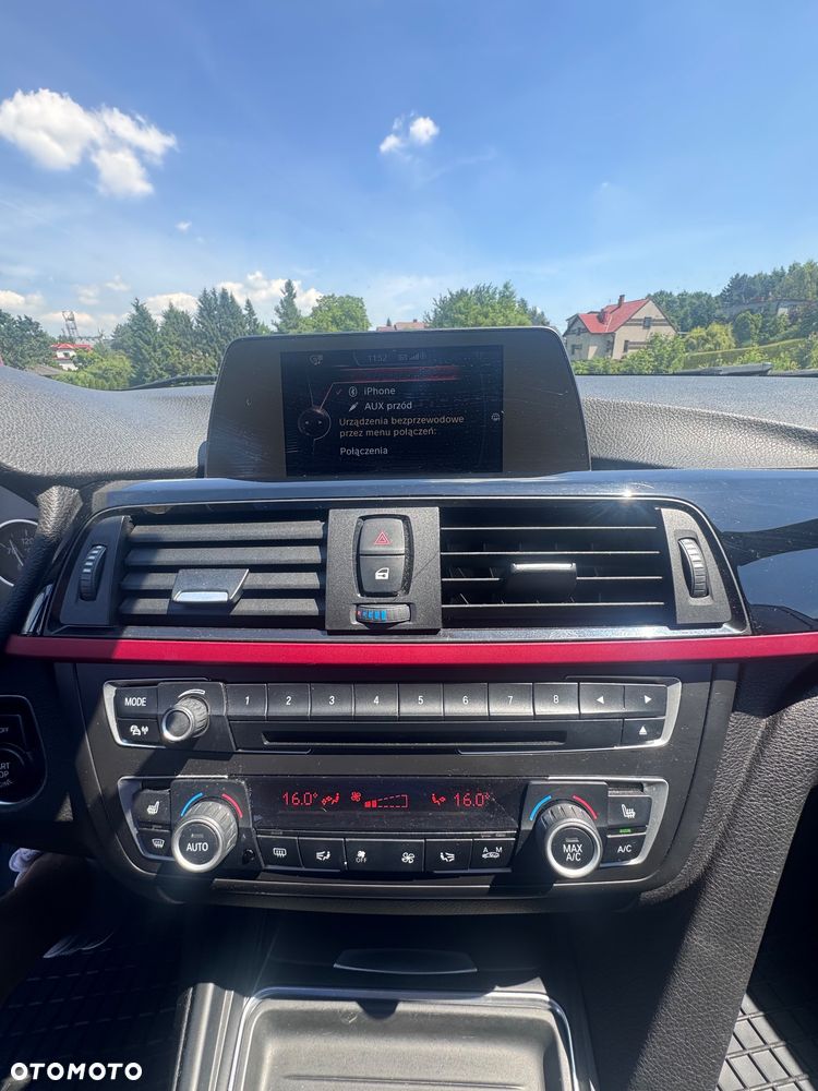 BMW Seria 3 320i xDrive - 9