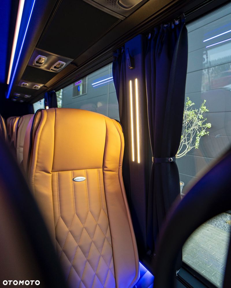 Mercedes-Benz Sprinter 519 - 19