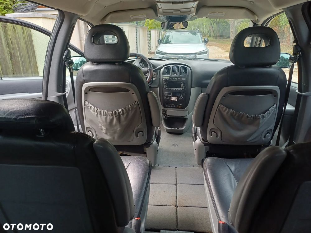 Chrysler Grand Voyager - 12