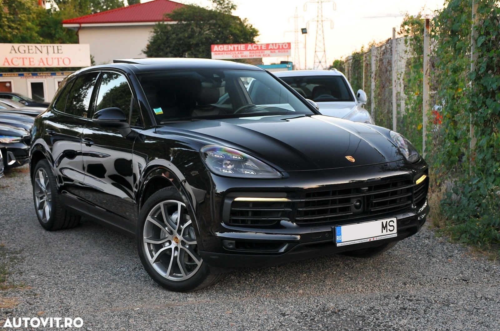 Porsche Cayenne Standard - 1