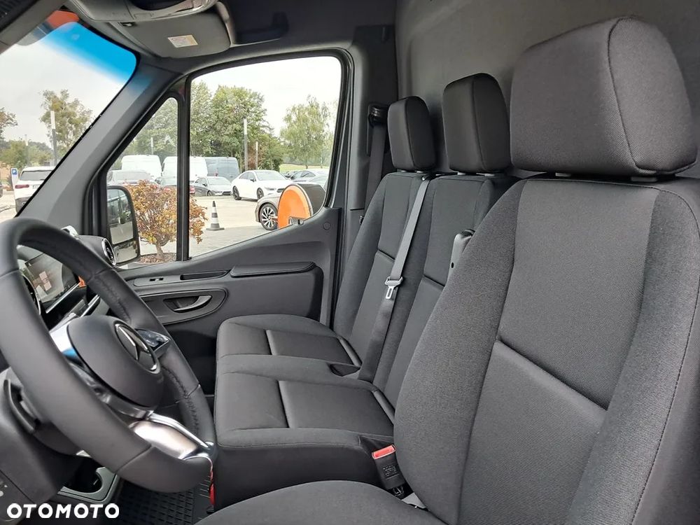 Mercedes-Benz Sprinter - 15