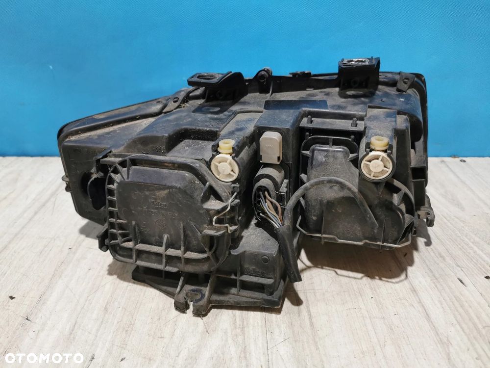 Audi A4 B6 lampa reflektor lewa przód Europa - 2