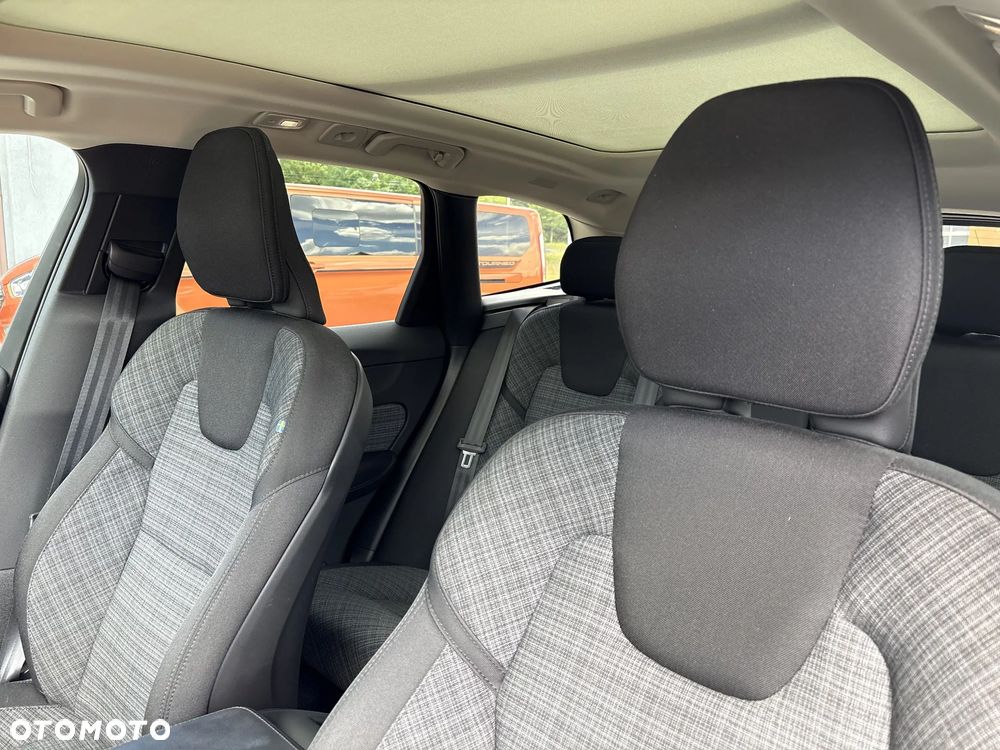 Volvo XC 60 T6 Plug-In Hybrid AWD Core - 13