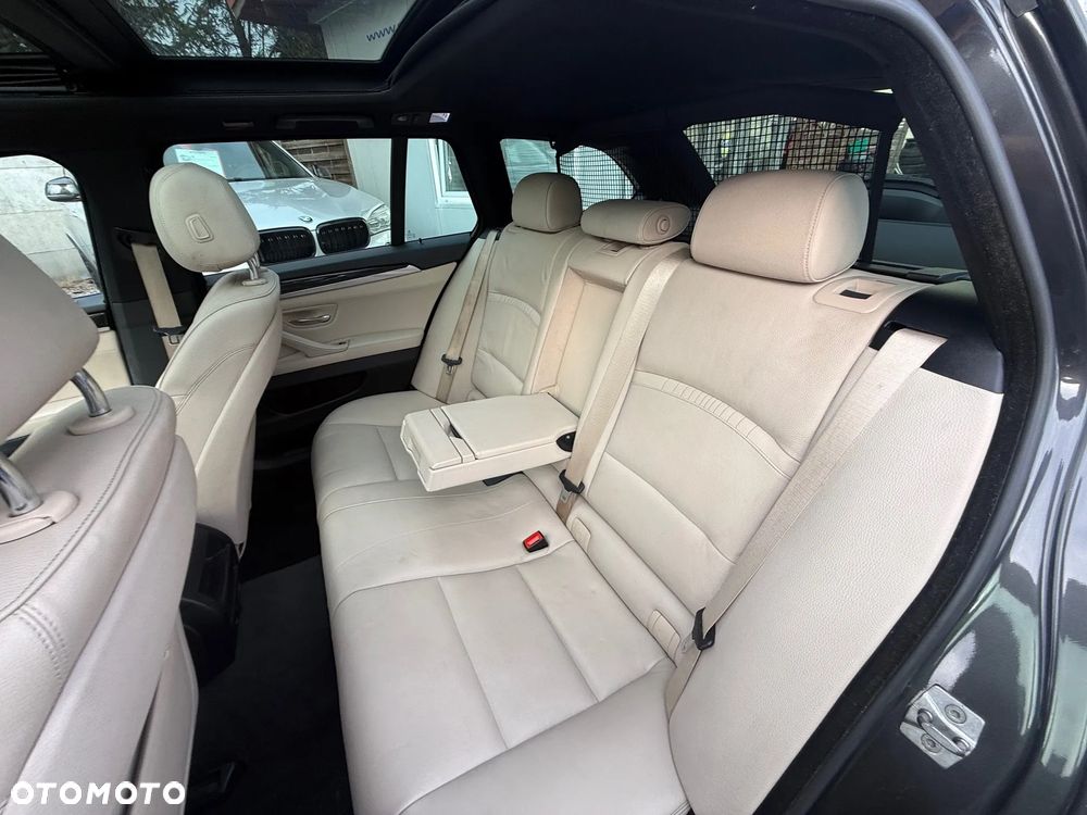 BMW Seria 5 530d Touring Luxury Line - 36
