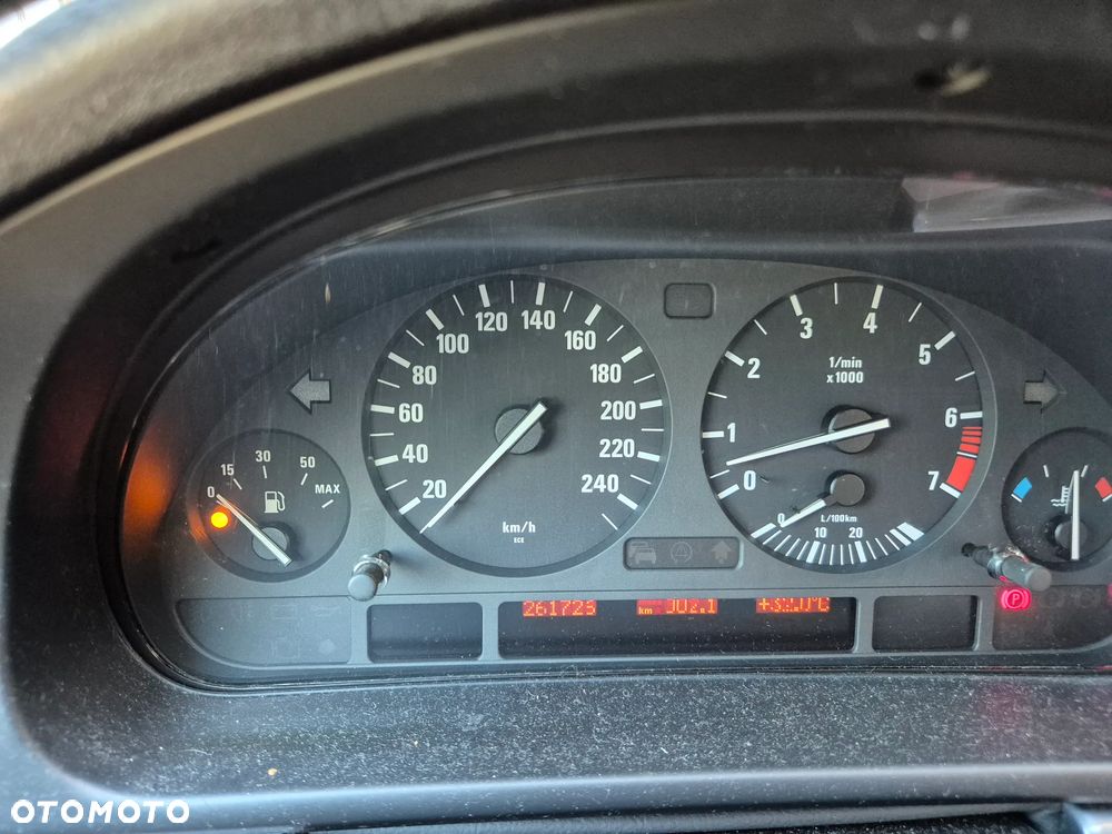 BMW Seria 5 520i - 16