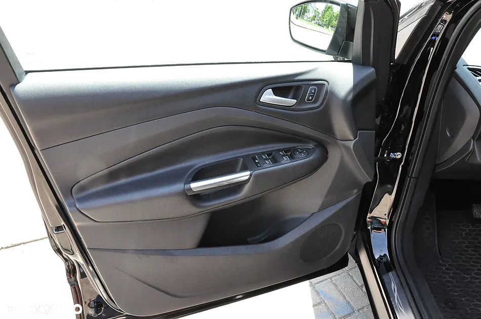Ford Kuga - 27
