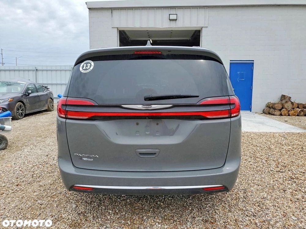 Chrysler Pacifica - 5