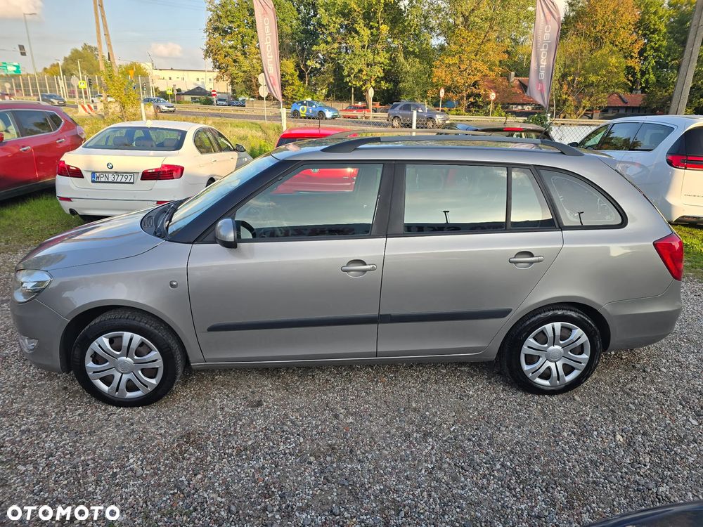 Skoda Fabia 2011 photo 3