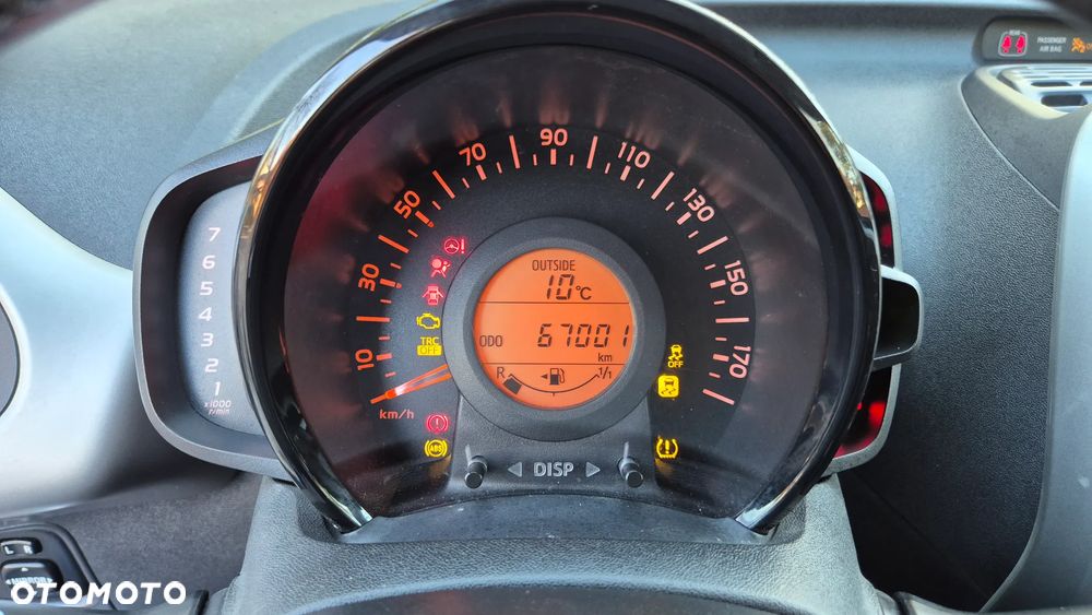 Toyota Aygo x-play - 18