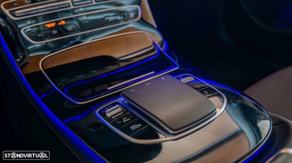 Mercedes-Benz E 300 de Avantgarde 4Matic - 16