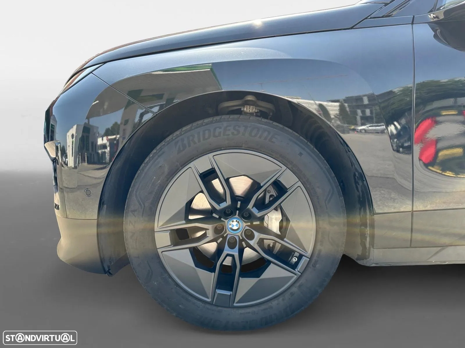 BMW iX xDrive 40 - 16