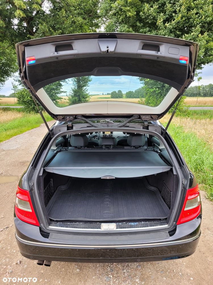Mercedes-Benz Klasa C 180 Kompressor Automatik BlueEFFICIENCY - 13