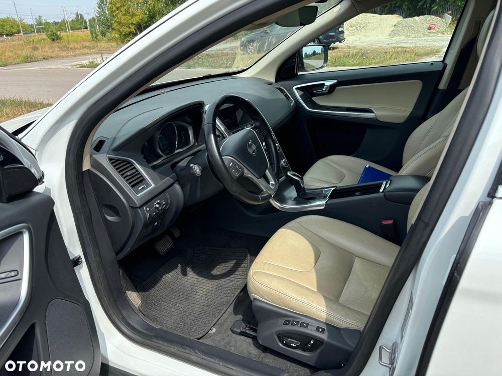 Volvo XC 60 T6 AWD Drive-E Momentum - 11