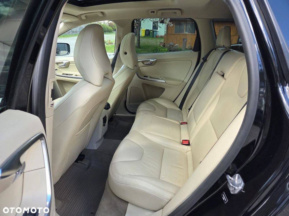 Volvo XC 60 T6 AWD Momentum - 11