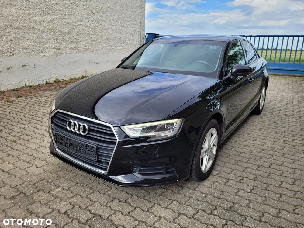 Audi A3 Limousine 35 TFSI cylinder on demand S tronic design - 2