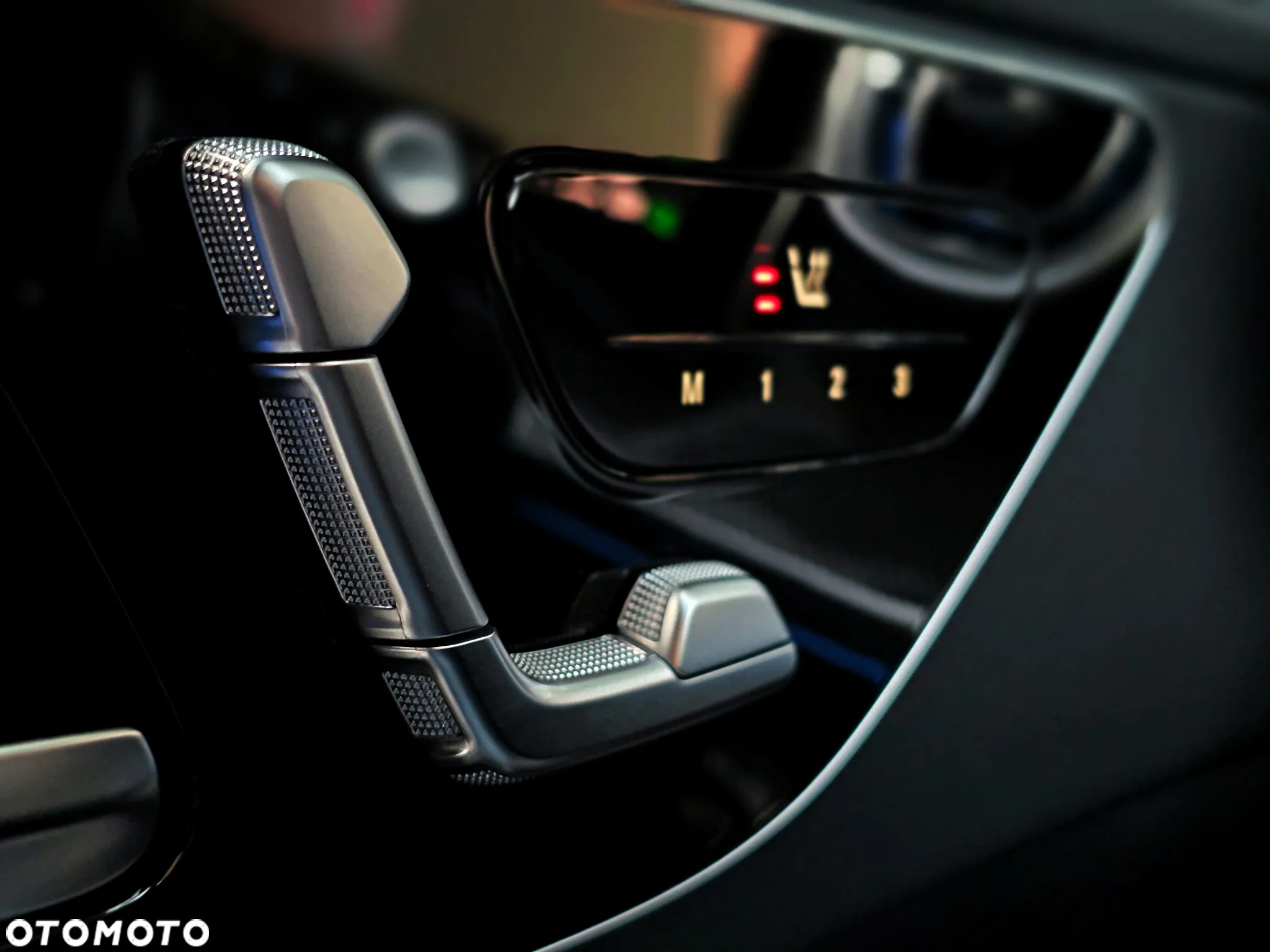 Mercedes-Benz Klasa C 220 d 4Matic T 9G-TRONIC AMG Line - 23