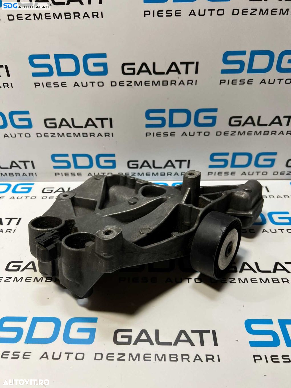 Suport Rola Accesorii Compresor AC Aer Conditionat Clima Motor Lancia Delta 1.6 JTD 2008 - 2014 Cod 55208165 - 3