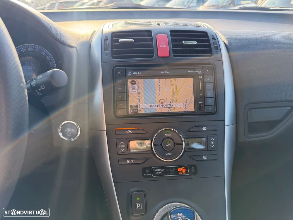 Toyota Auris 1.8 HSD - 6