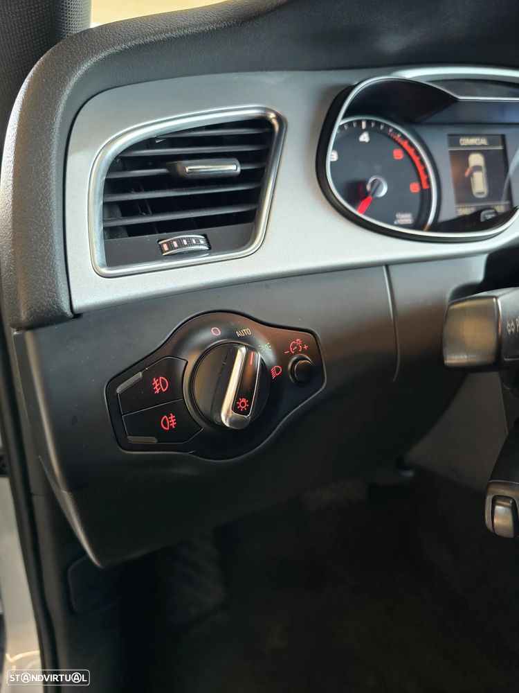 Audi A4 2.0 TDI multitronic S-line - 30