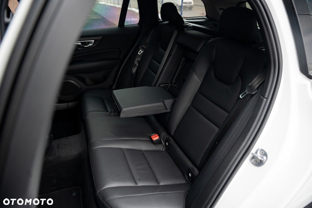 Volvo V60 B3 B Geartronic Momentum Pro - 35