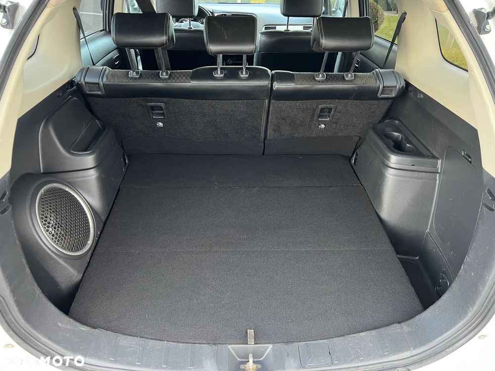 Mitsubishi Outlander 2.0 4WD Plus - 26