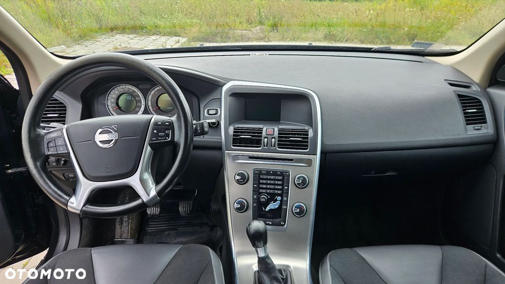 Volvo XC 60 DRIVe Momentum - 10