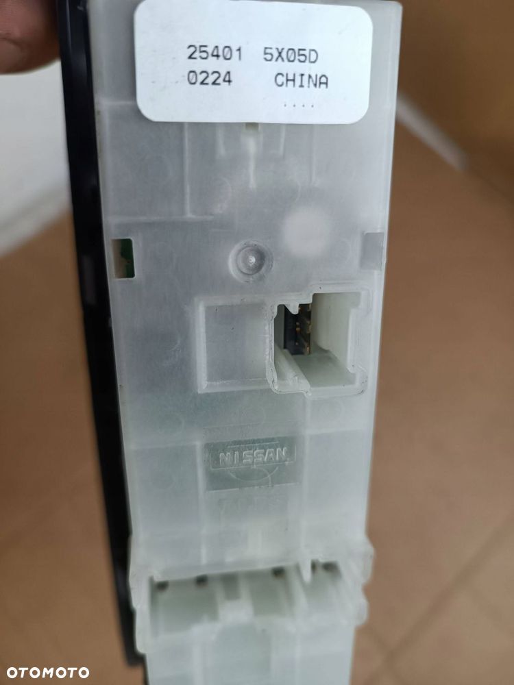 przełącznik / przycisk otwierania szyb nissan pathfinder r51 navara d40 - 5