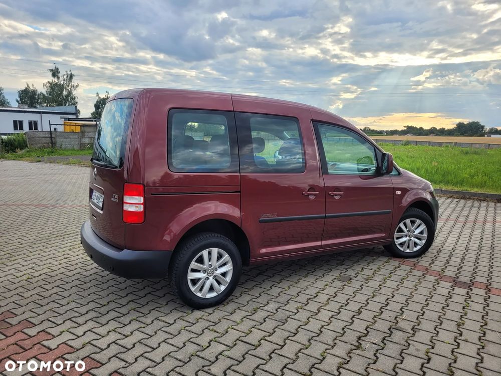 Volkswagen Caddy Comfortline BMT - 12