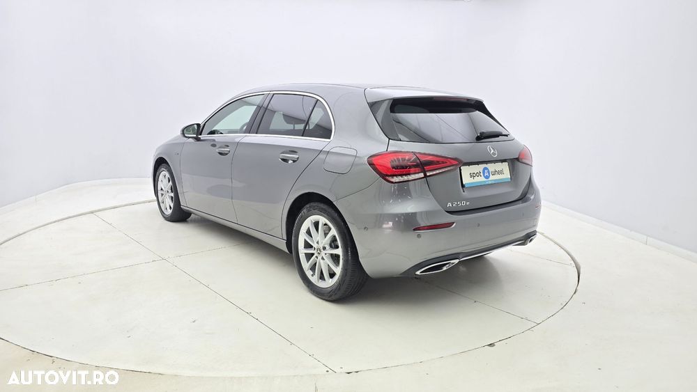 Mercedes-Benz A 250 - 10