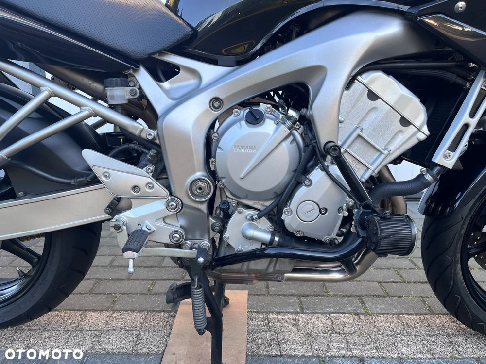 Yamaha FZ6 - 24