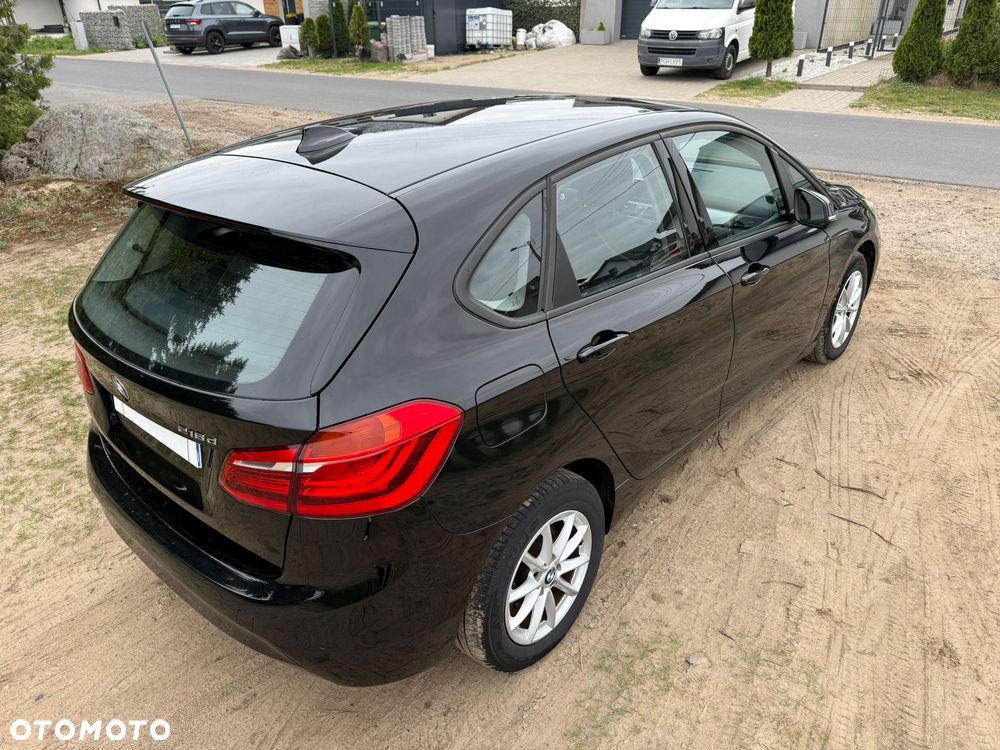 BMW Seria 2 216d Sport Line - 32