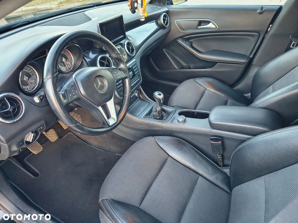 Mercedes-Benz CLA 180 d - 6
