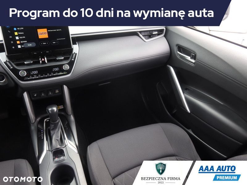 Toyota Corolla Cross - 10