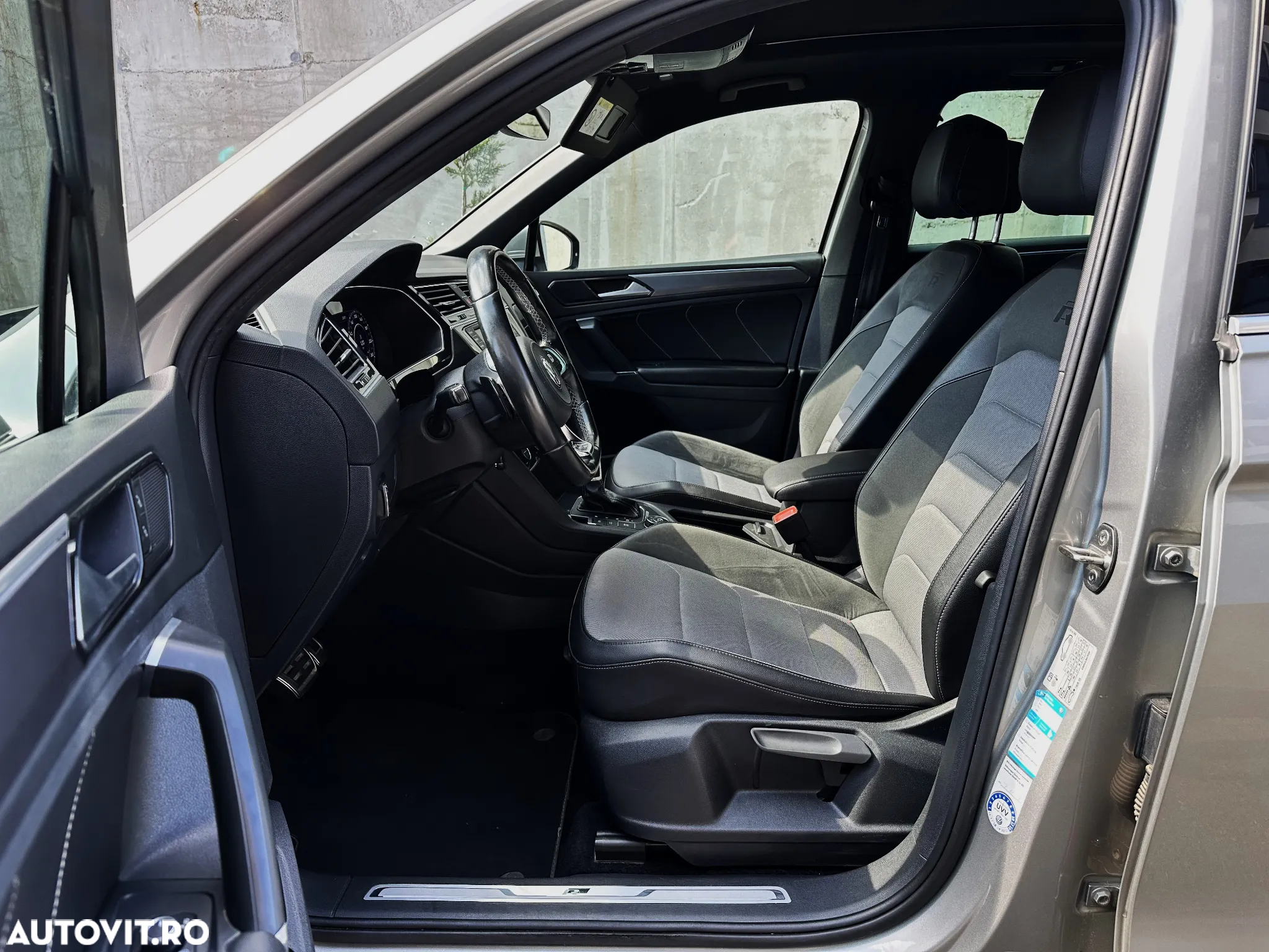 Volkswagen Tiguan 2.0 TDI SCR 4MOTION DSG R-Line - 12