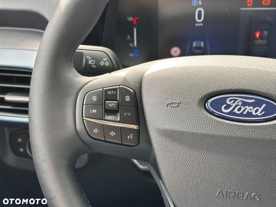 Ford Tourneo Courier - 16