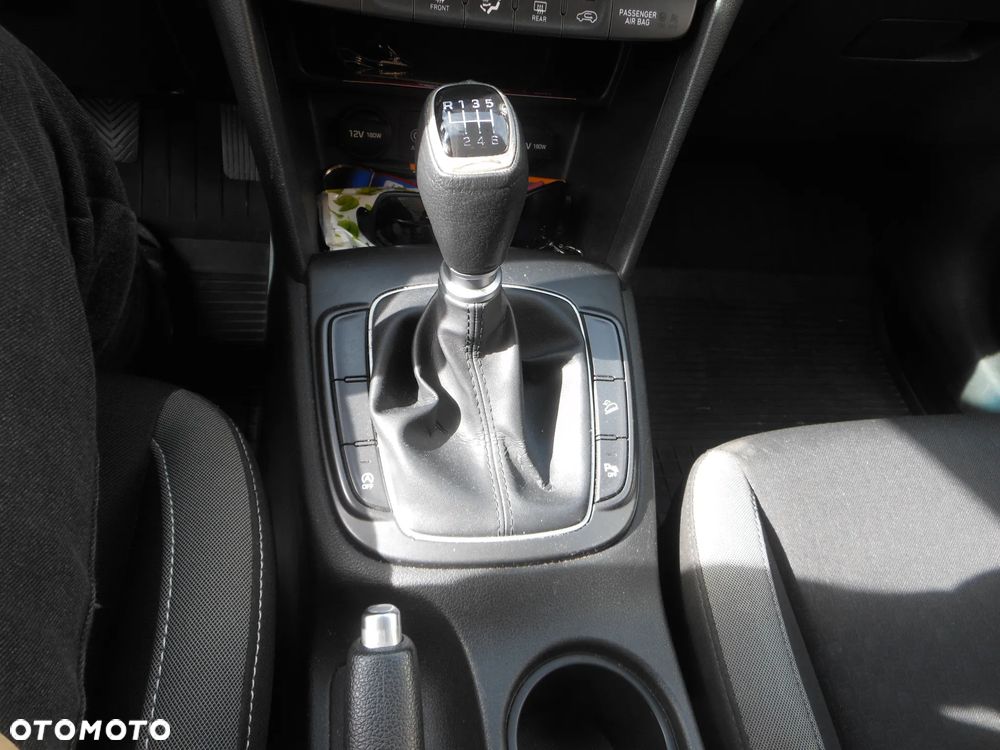 Hyundai Kona - 16