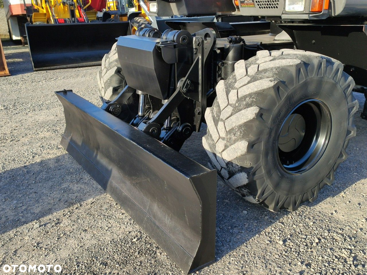 Hitachi ZX140 Koparka Kołowa - 11