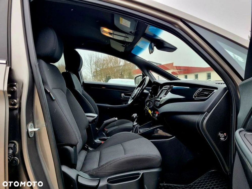 Kia Carens 1.7 CRDi L 7os - 10