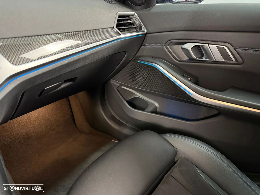 BMW 330 e Touring Pack Desportivo M Auto - 19