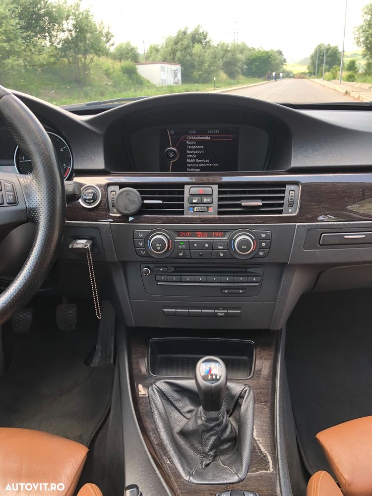 BMW Seria 3 320d DPF Edition Sport - 10