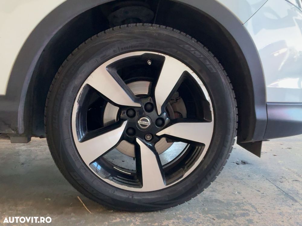 Nissan Qashqai 1.2 DIG-T Start/Stop X-TRONIC Tekna - 23