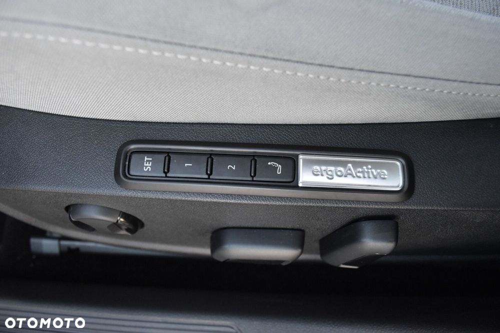 Volkswagen Golf Variant - 27