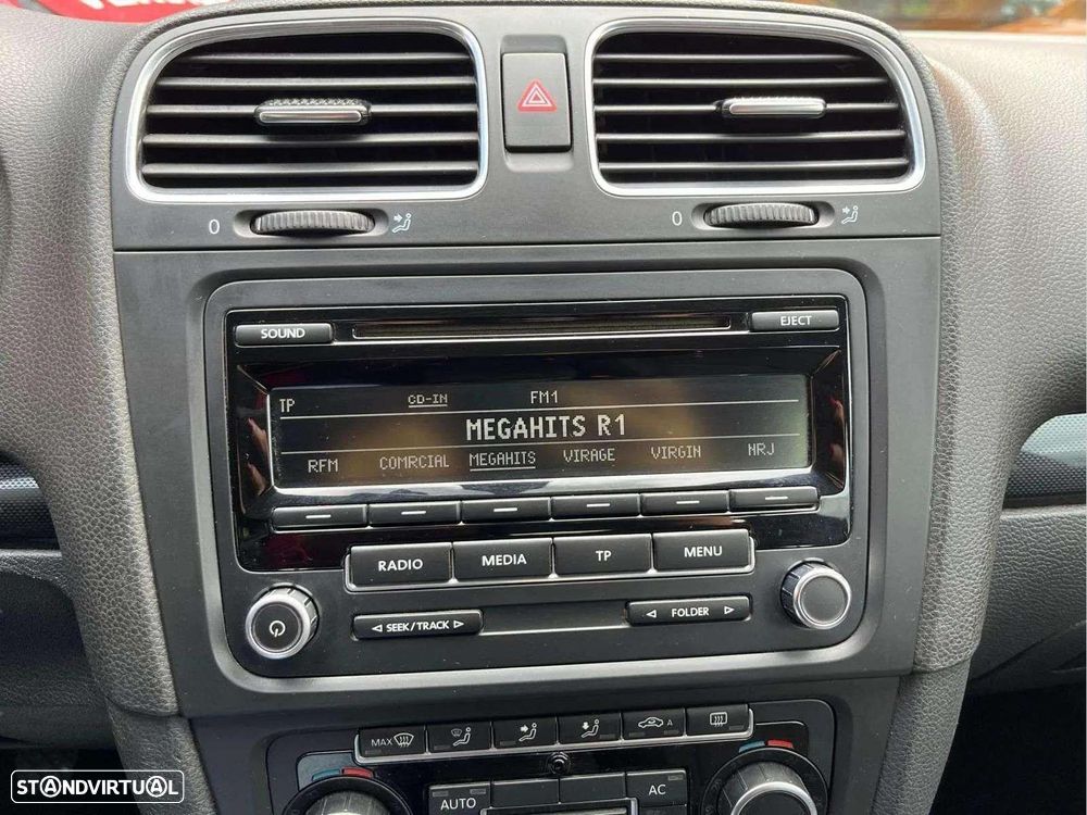 VW Golf 1.6 TDi Confortline - 23