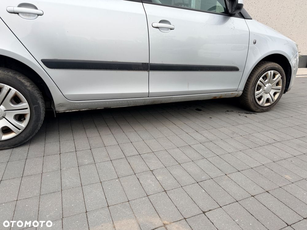 Skoda Fabia 1.6 16V Ambiente - 8