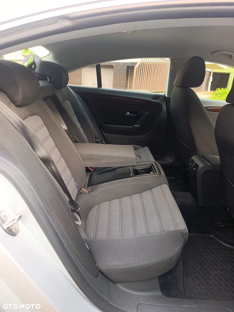 Volkswagen Passat - 10