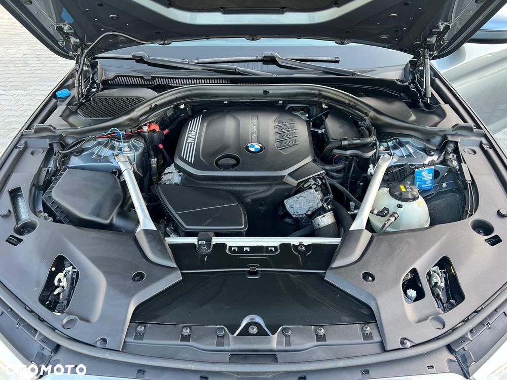 BMW Seria 5 520d xDrive - 16