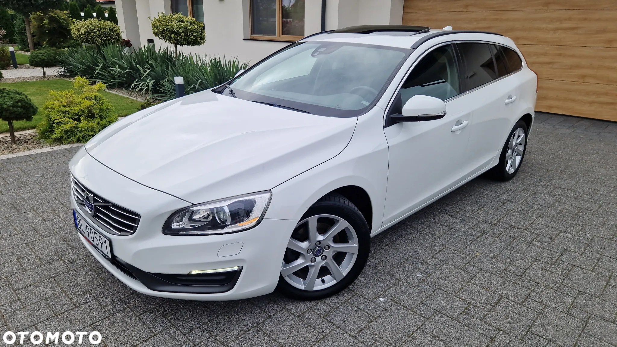 Volvo V60 D3 Momentum - 23