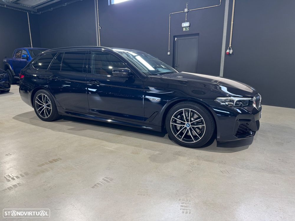 BMW 530 e Pack Desportivo M - 1